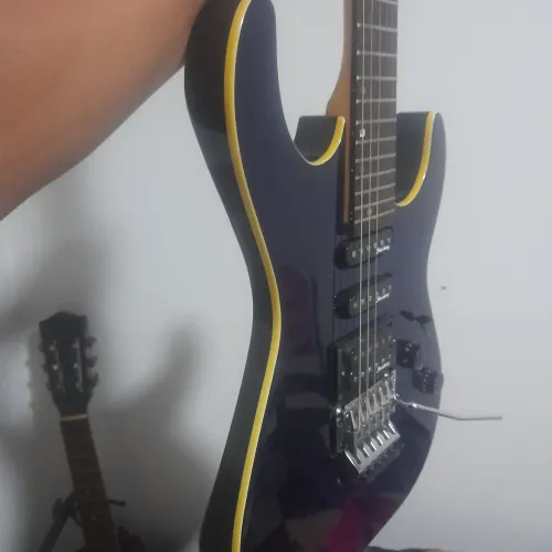 Guitarra strinberg 