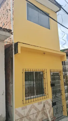 Casa Alugo em Vila Fechada p/ casal ou solteiro(a), na Pass. Leitão próx Sup. Formosa.