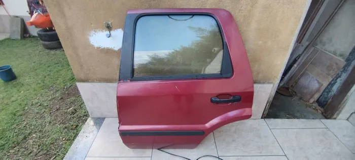 Porta traseira lado esquerdo Ecosport 2007.
