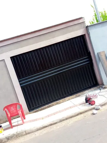 Casa com 3 cômodo em Araguaína quintal grande, pego carro como parte