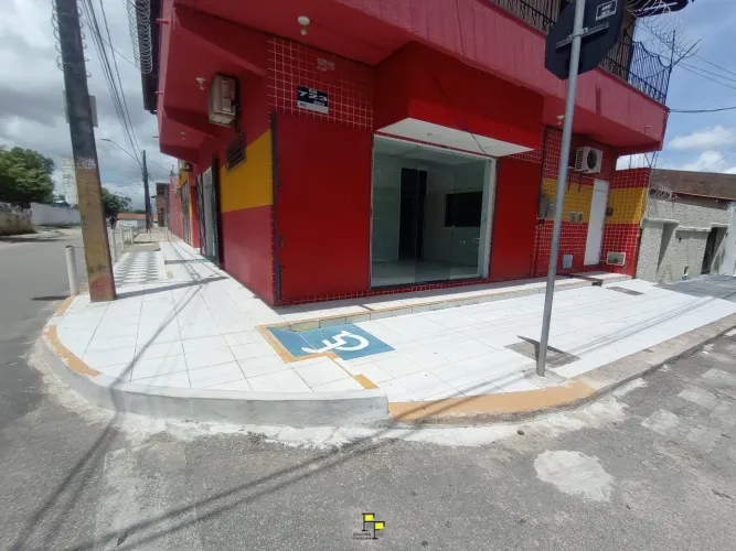 Conjunto Ceará II, Ponto Comercial 180m² com 4 salas, split´s, Recepção, vestuários, calça