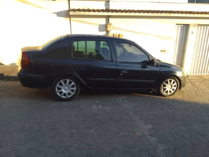 Renault Clio Sedan Authentique 1.6 16V 110cv 4P 2005