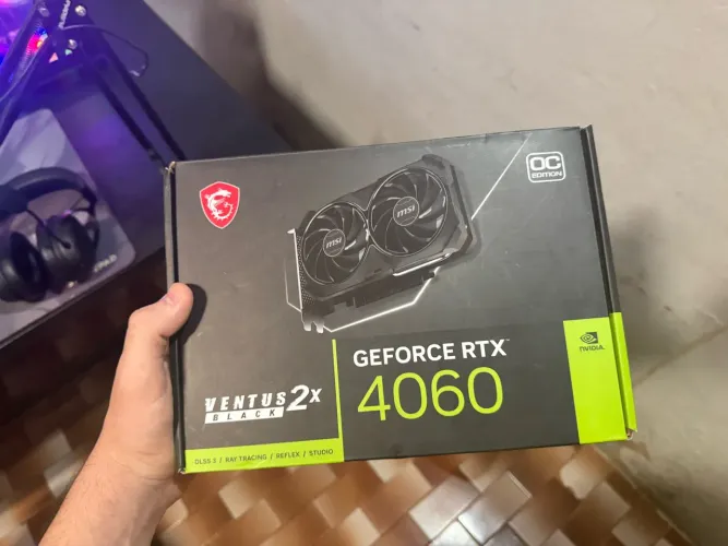 Placa de Vídeo MSI GeForce RTX 4060 Ventus 2X Black OC 8GB GDDR6 - Conservada