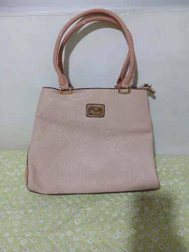 bolsa de ombro em perfeito estado usada 2 vezes