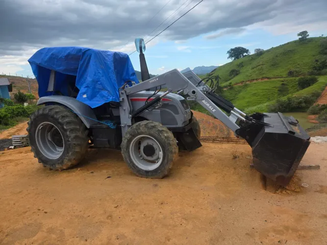 Trator Agrale 5085_4 . 4x4 traçado e reduzido