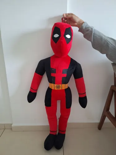 Pelúcia Gigante Deadpool 80cm