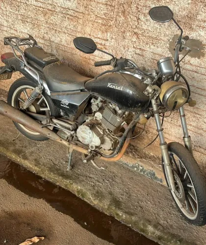 Dafra Kansas 150