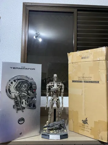 Hot Toy Endoskeleton T800 impecável c/ caixa original