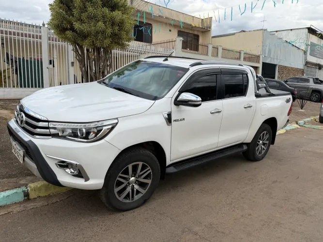 Toyota Hilux CD SRX 4X4 2.8 TDI 16V Diesel Aut. 2016