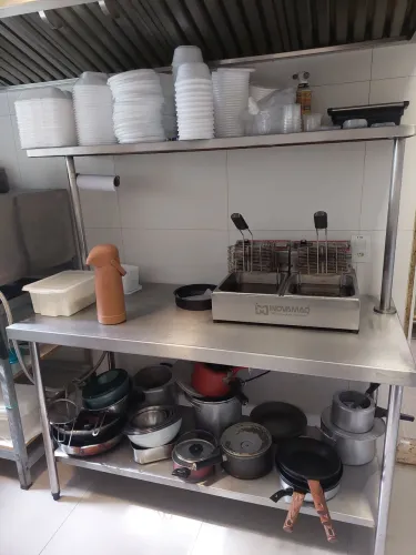 Bancada Inox (1,50 largura X 0,70 profundidade X 1,60 altura)