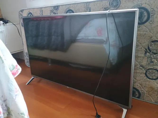 TV LG 49" para retirada de peças