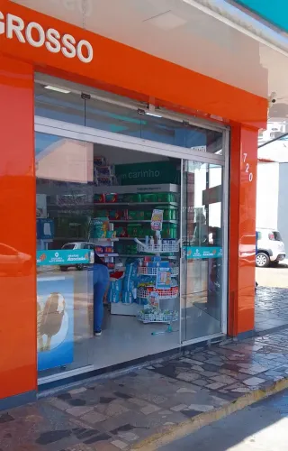Vende: Linda porta de CORRER, vidro Blindex.