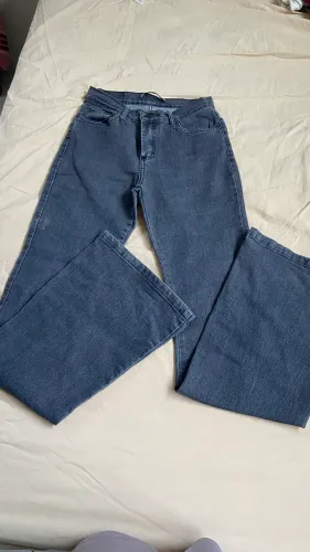 Calça Jeans boca de sino tam 36
