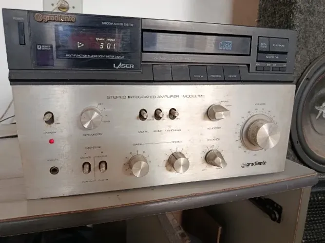 AMPLIFICADOR GRADIENTE MODEL 120 + TOCA CD -CDP380RC