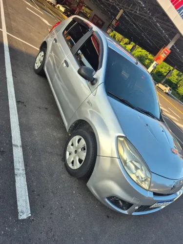 Renault Sandero Authentique Hi-flex 1.0 16V 5P 2012