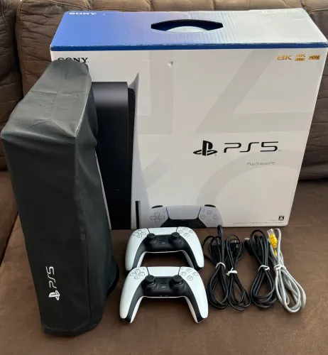 PlayStation 5 Fat com Leitor de disco 825GB e 2 controles