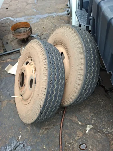 Pneus e rodas caminhão e ônibus volare A6