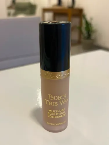 Corretivo born this way - too faced