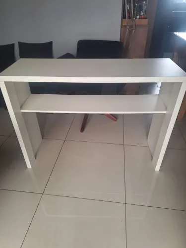  Vendo aparador branco em mdf,Medidas 1,10x0,80x0,36