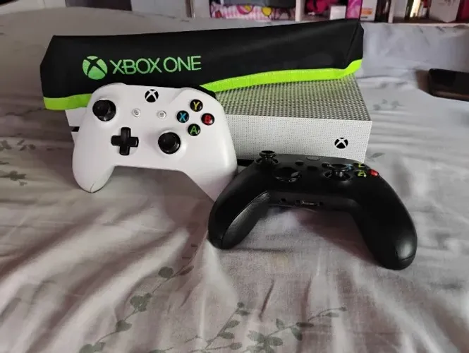 Vende-se Xbox one S