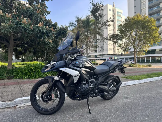 BMW R1300 GS Triple Black - 25/25 - Apenas 2.350km rodados - Moto novíssima!