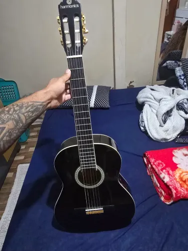 Violão semi novo pouco usado