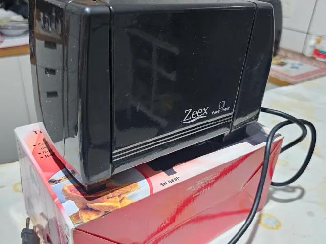 Torradeira zeex 220v 