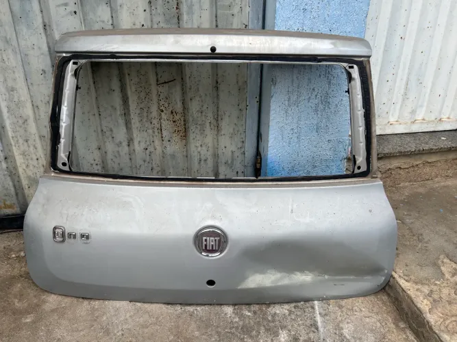 Tampa traseira Fiat novo Uno Vivace 2010 a 2018?