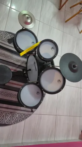 Bateria Infantil Musical Completa - Excelente Estado | R$ 600