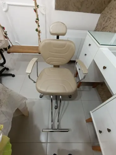 Cadeira de Cabeleireiro Profissional Maquiagem, Cílios e Estética | Confortável