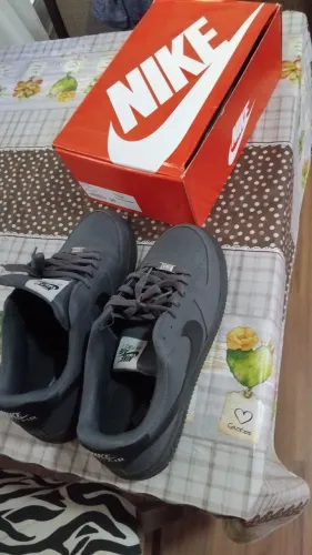 Vendo um par de tênis Nike réplica,não é original tamanho 43 .44 semi novo 