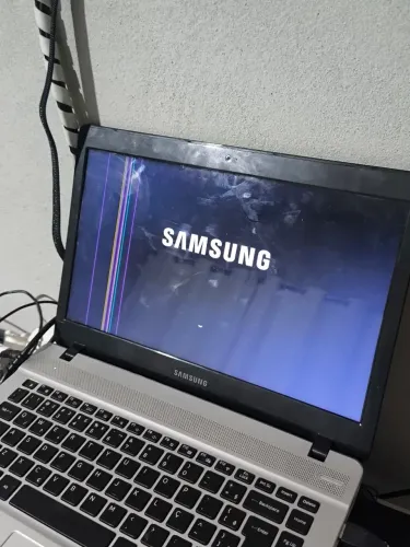 Notebook Samsung i3 + SSD 240GB + Mouse HP (Negociável)