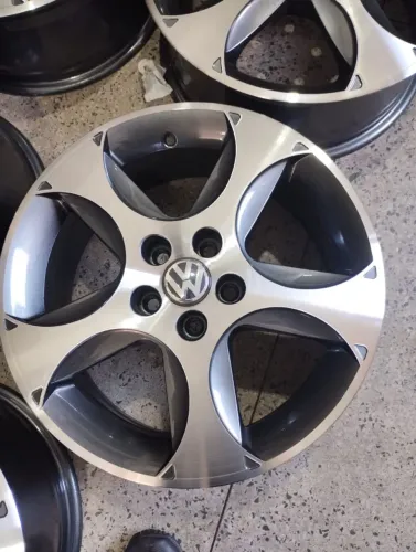 Rodas aro 16 originais VW GOLF Sportline.
