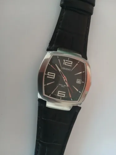 Relógio Orient quadrado com pulseira de couro + pulseira de aço