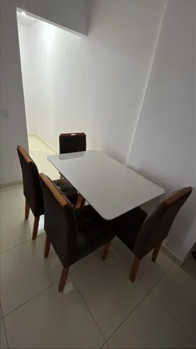 Mesa de jantar 4 lugares