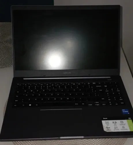 Notebook Samsung / Intel Core i3-1115G4 de 11ª geração / 12 GB Memória / SSD 256 GB