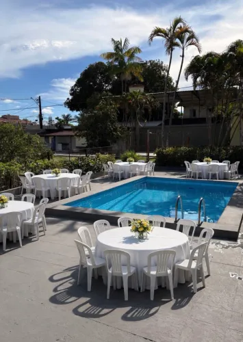 ALUGA-SE CASA PARA FESTAS E EVENTOS COM PISCINA