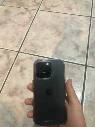 iPhone 14 Pro 94% com capinha e película