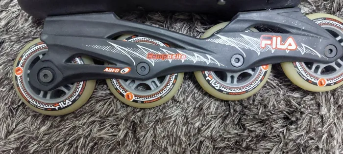 VENDO ROLLER FILA MASTER GLX, NÚMERO EUA 44, BR 42, SEM FREIO.