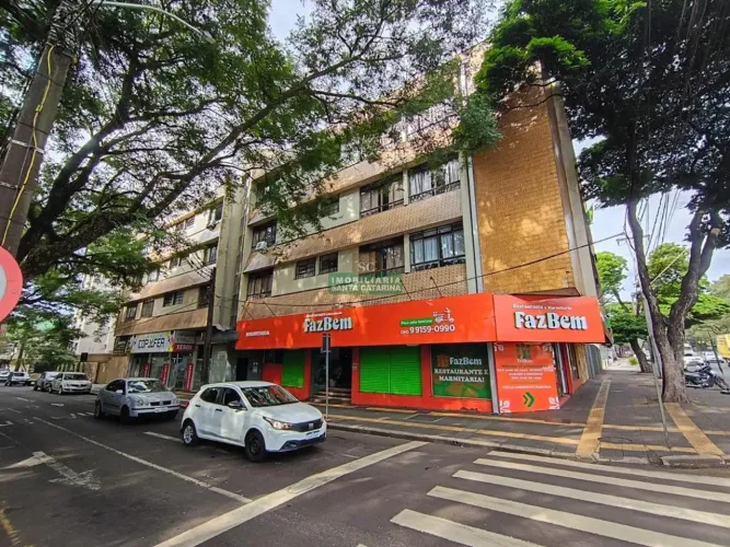 ALUGA | Apartamento 35m² na Zona 07  ao lado da UEM | Edifício Rio Preto