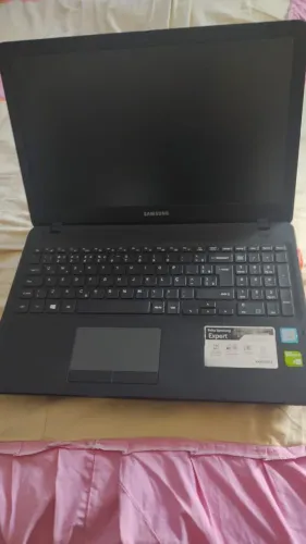 Vende-se notebook em perfeito estado.