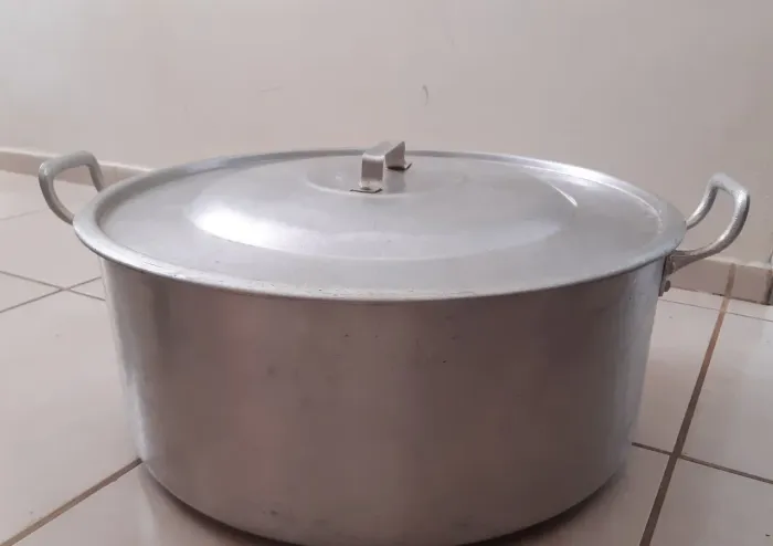 Panela de alumínio grande 40 litros