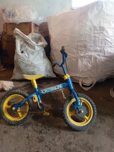Vendo bicicleta infantil aro 12 está funcionando perfeitamente.
