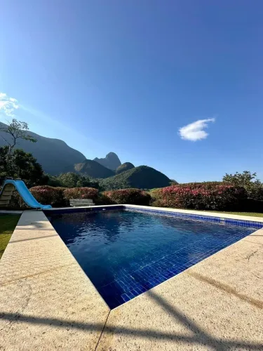 Residência cercada pela natureza em Araras, Petrópolis
