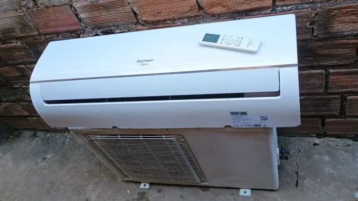 Ar condicionado split Springer Midea de 18 mil BTUs serpentina cobre