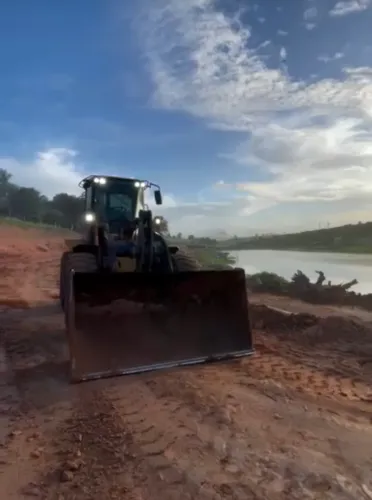 PÁ CARREGADEIRA JOHN DEERE 524K 