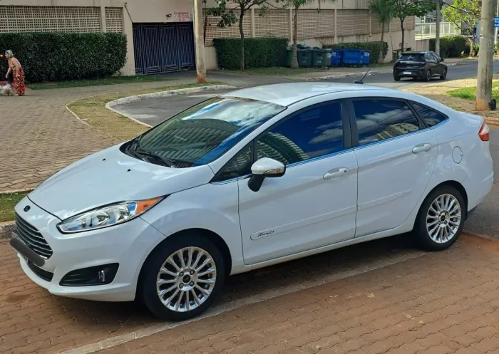 Ford Fiesta Sed. Ti./ti.plus1.6 16V Flex Aut. 2014