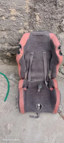 Vende-se 2 cadeirinha para carro no preço bom