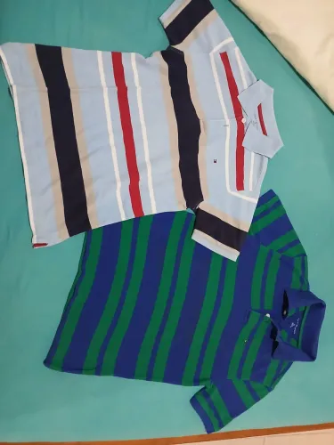 Duas camisetas infantis tommy hilfiger