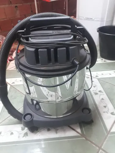 Vende se aspirador de po Electrolux